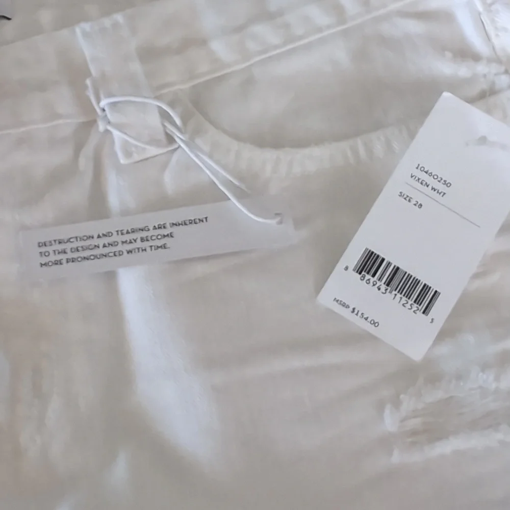 NWT J Brand Cut-Off Short Low-Rise Vixen White Jean 28